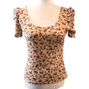 Oboe Women’s puff sleeve all over floral fitted scoop neck top size medium